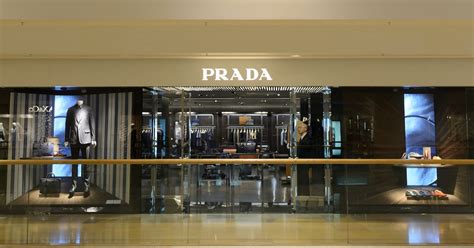 Prada to Open 8,000